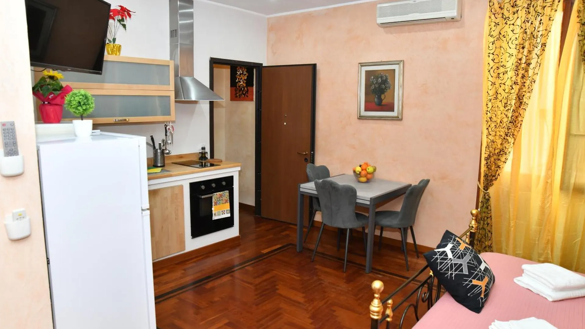 Roma18 Apartment